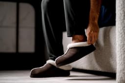 Luxome Men’s Signature Slipper